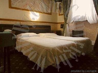 939 Hotell 3*